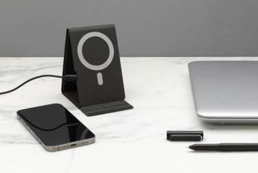 Logo trade promotional items image of: Artic Magnetic 10W wireless charging phone stand